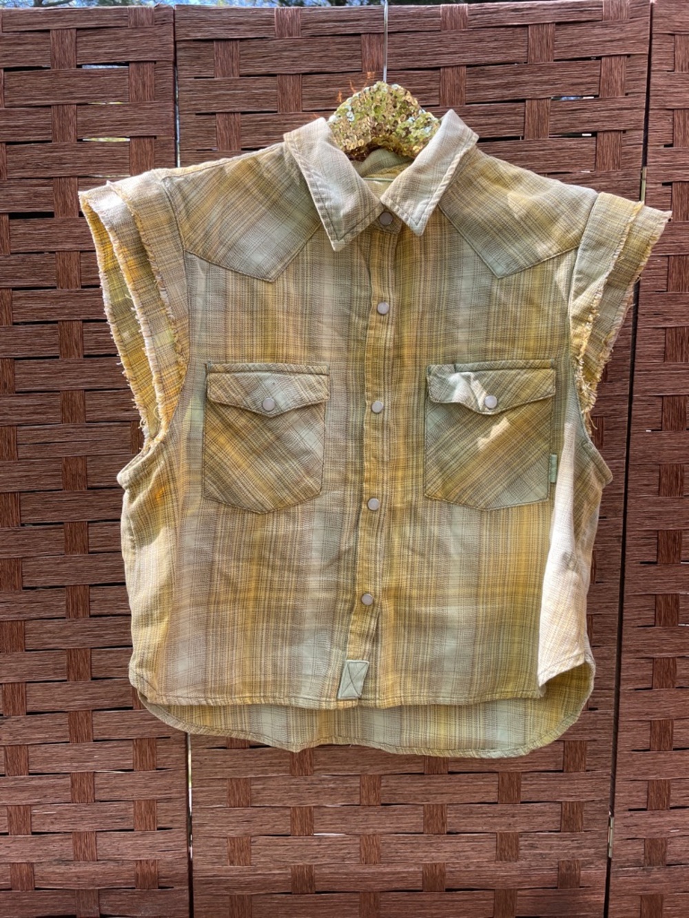 Sleeveless Plaid Button-Front Shirt - Yellow - Picture 2 of 8